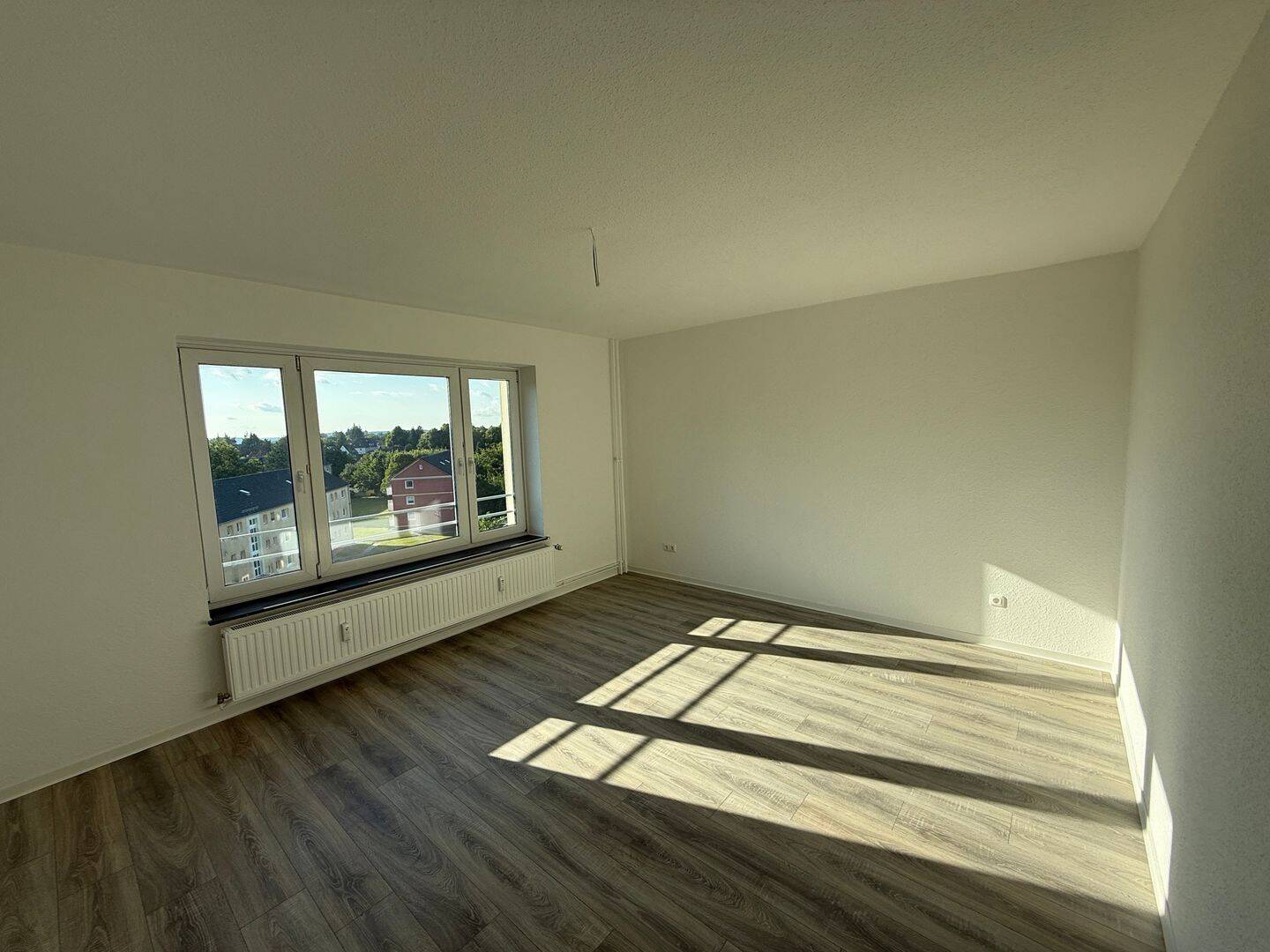 Attraktive 2-Zimmer-Wohnung mit großzügigem Wohnzimmer, 24944 Flensburg (Fruerlund Mürwik)
