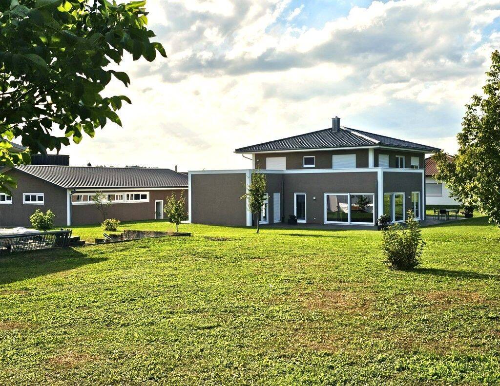 Traumobjekt für Unternehmer & Familien – Haus inklusive Gewerbehalle, 78359 Orsingen-Nenzingen