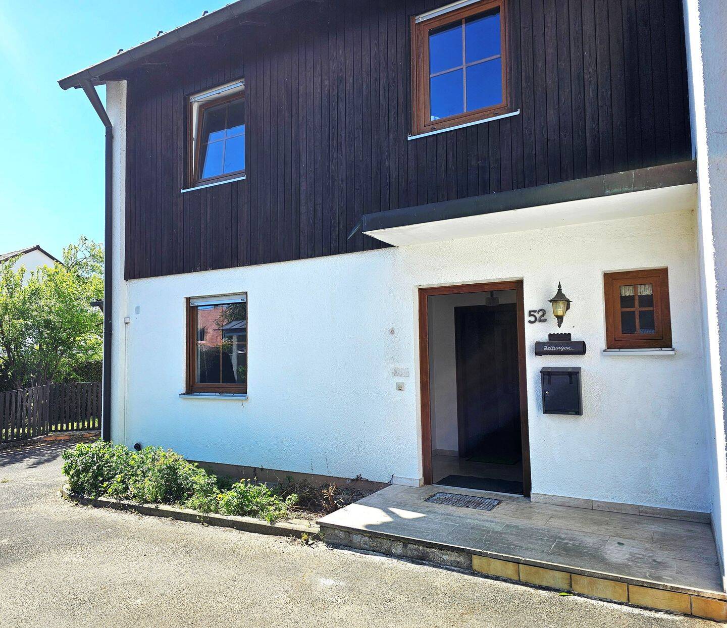 Altötting- Süd, Reiheneckhaus mit Einliegerwohnung mit ca. 170m2 Wfl. In ruhiger und gepflegter Wohnlage., 84503 Altötting