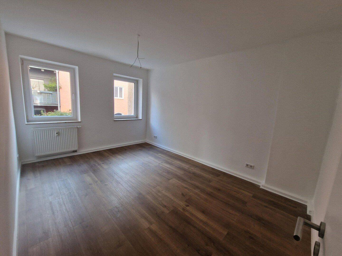 Gepflegte 2-Zimmer-Wohnung mit Tageslichtbad in Nürnberg, 90443 Nürnberg