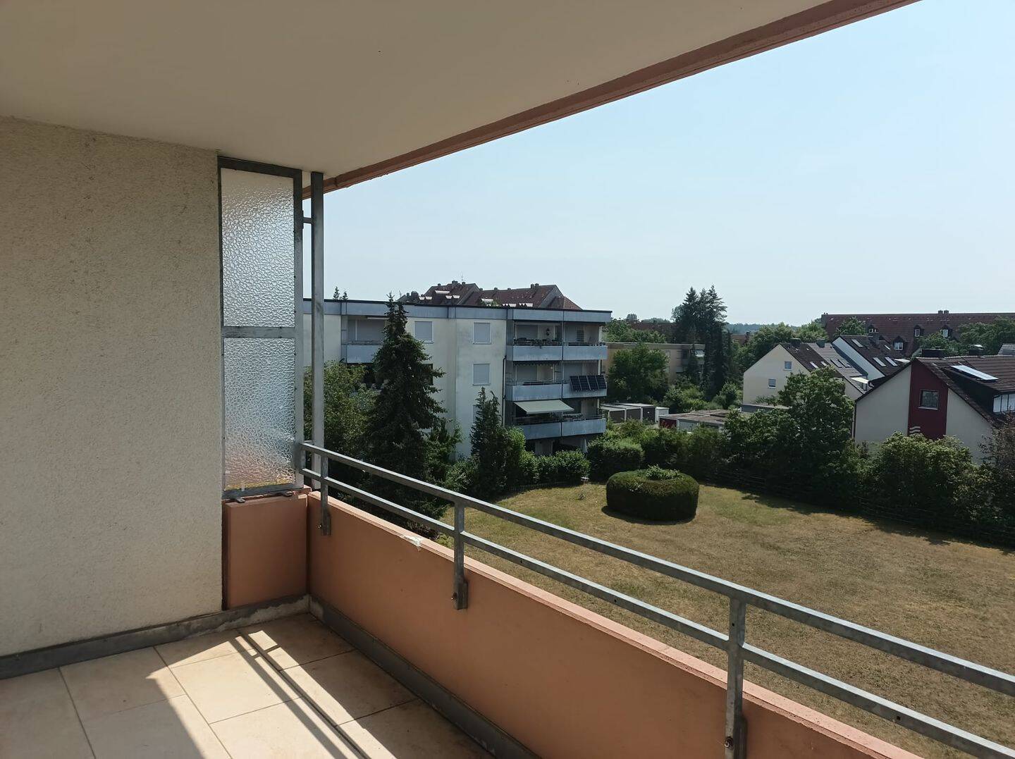 Sehr helle und ruhige, frisch renovierte 4-Zimmer-Wohnung in Erlangen-Tennenlohe, 91058 Erlangen (Bruck Eltersdorf Erlangen-Süd Sebaldussiedlung Tennenlohe)