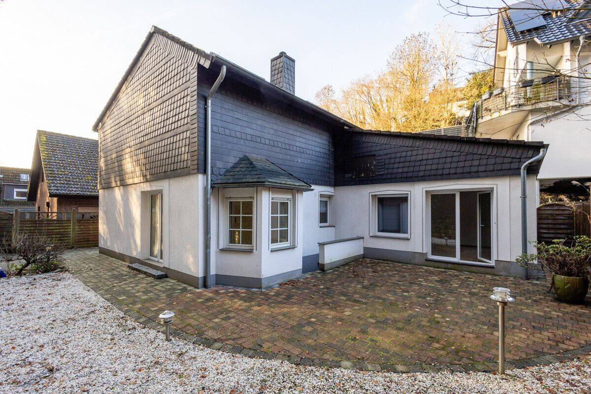 Bergisch Gladbach-Rommerscheid: Freistehendes Einfamilienhaus mit besonderem Charme!, 51465 Bergisch Gladbach