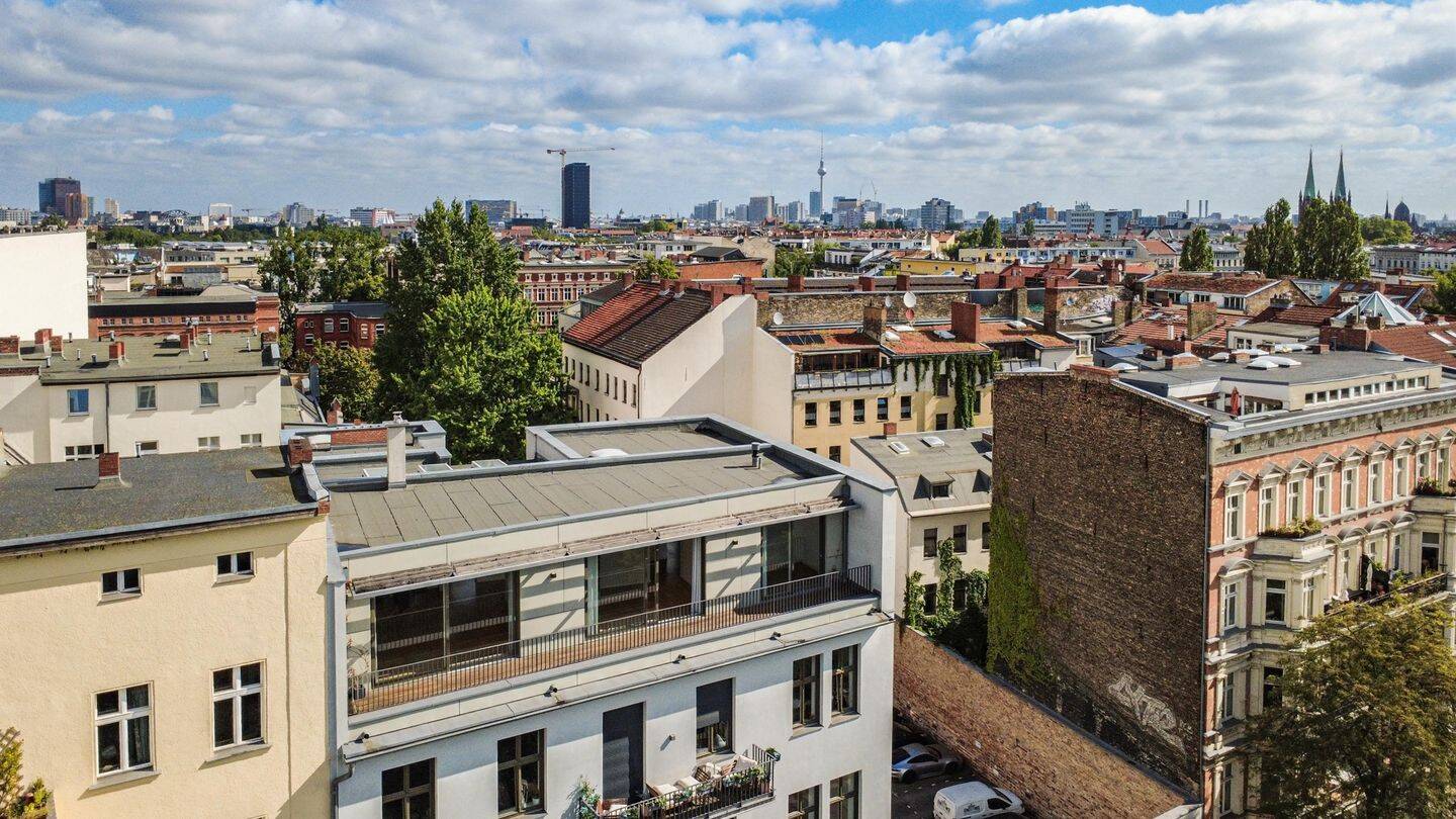 ***Hochwertige Wohnung mit Parkblick, Kamin und drei Terrassen***, 10965 Berlin (Friedrichshain-Kreuzberg Kreuzberg Neukölln Schöneberg Tempelhof)