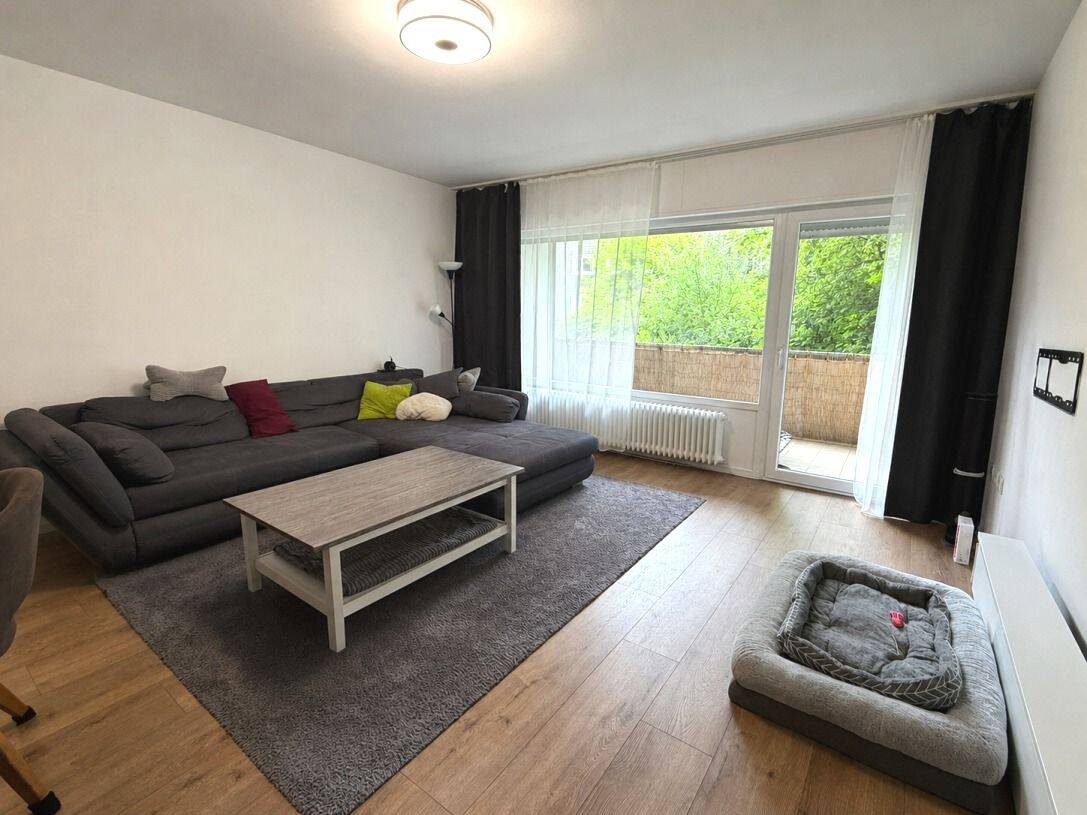 3-Zimmer Wohnung mit Fahrstuhl mitten in Bielefeld-Hillegossen!, 33699 Bielefeld (Gräfinghagen Hillegossen Lämershagen Ubbedissen)