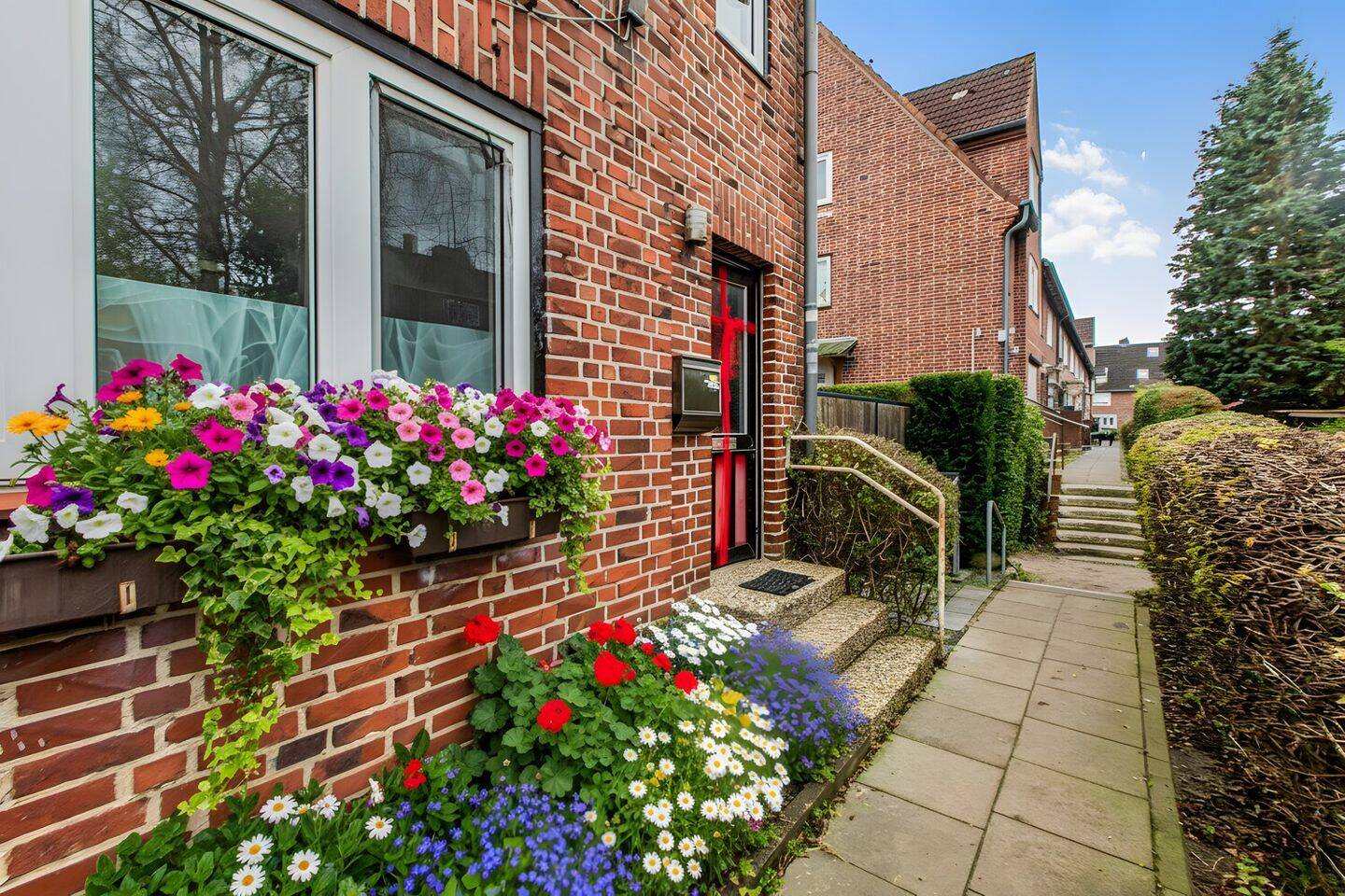7.835 € Miete + Indexvertrag: Gepflegtes Reihenendhaus in Kiel-Elmschenhagen, 24147 Kiel (Elmschenhagen-Nord)