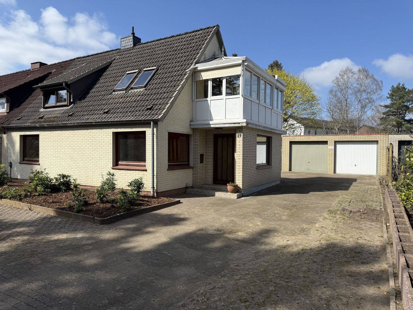 Doppelhaushälfte mit Potenzial von Privat, 22844 Norderstedt