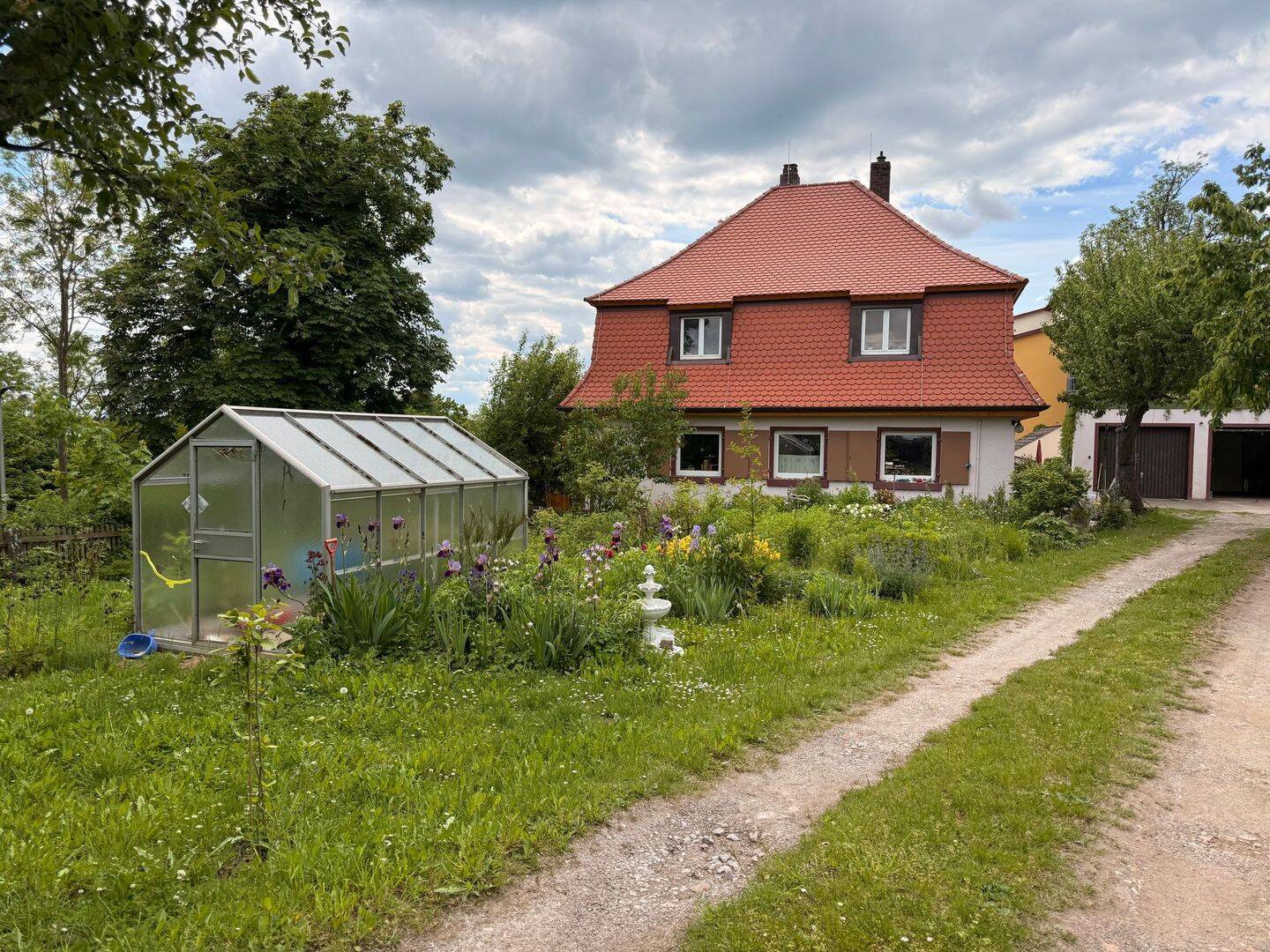 Platz für die ganze Familie ! Einfamilienhaus im Grünen und doch Ruck-zuck in der Stadt!, 91522 Ansbach