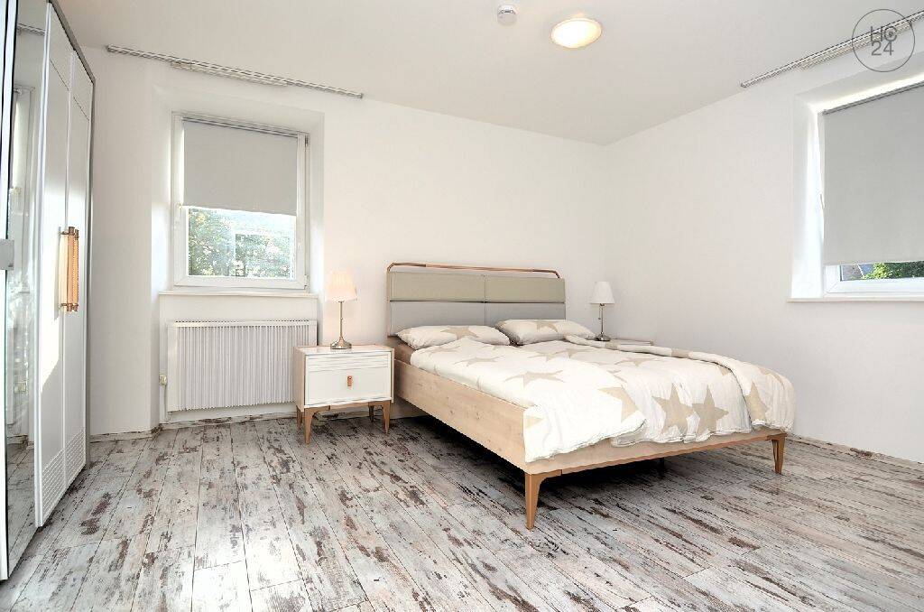 Augsburg Pfersee – möblierte Wohnung mit drei Schlafzimmern, 86157 Augsburg (Kriegshaber Pfersee)