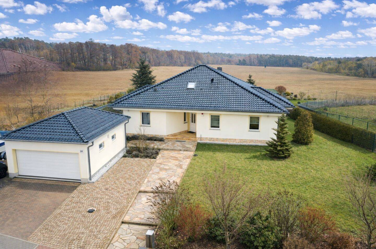 Wandlitz – EFH auf 1.283 Grundstück mit Garten, Terrasse, Garage – nur 500 m zum Wandlitzer See !, 16348 Wandlitz