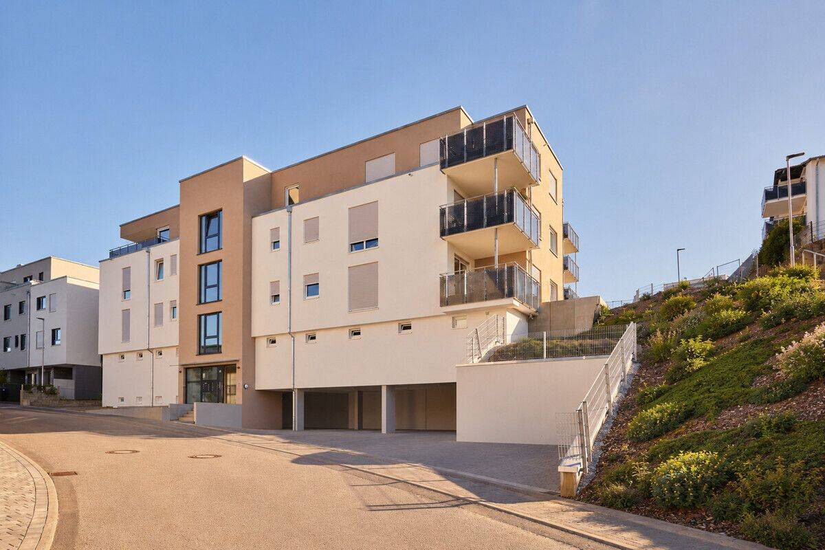 Neubau statt Treppen. Barrierefrei erreichbare Wohnung mit Terrasse und Garten, 71554 Weissach im Tal