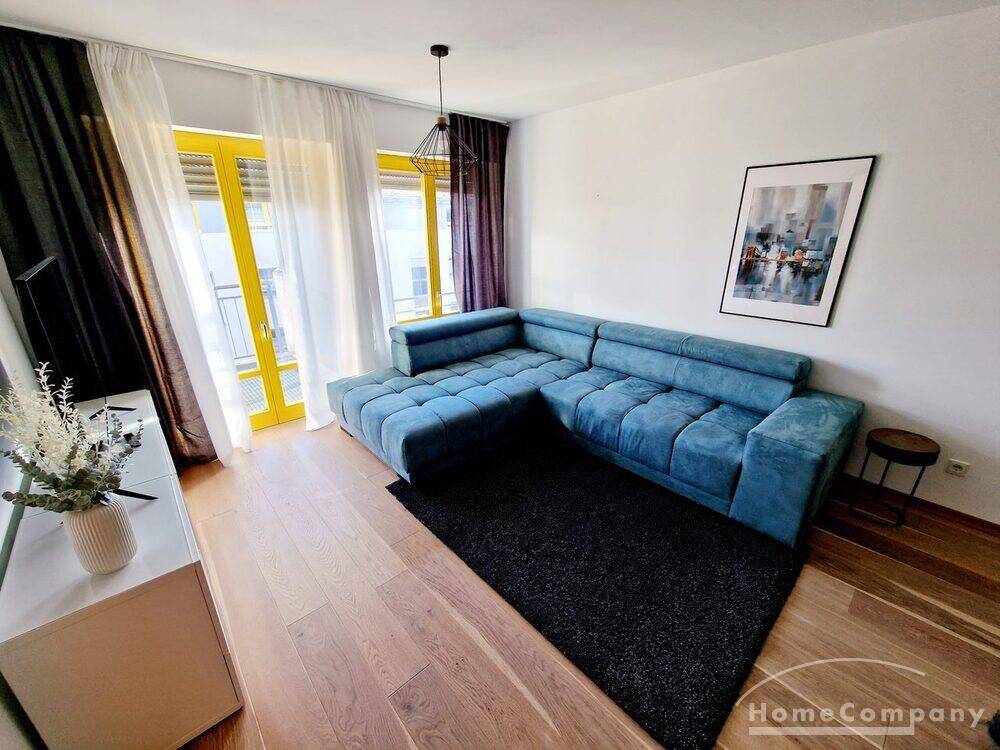 Modern möblierte 2-Zimmer-Wohnung mit Balkon und TG-Stellplatz, 81829 München (Berg am Laim Trudering-Riem)
