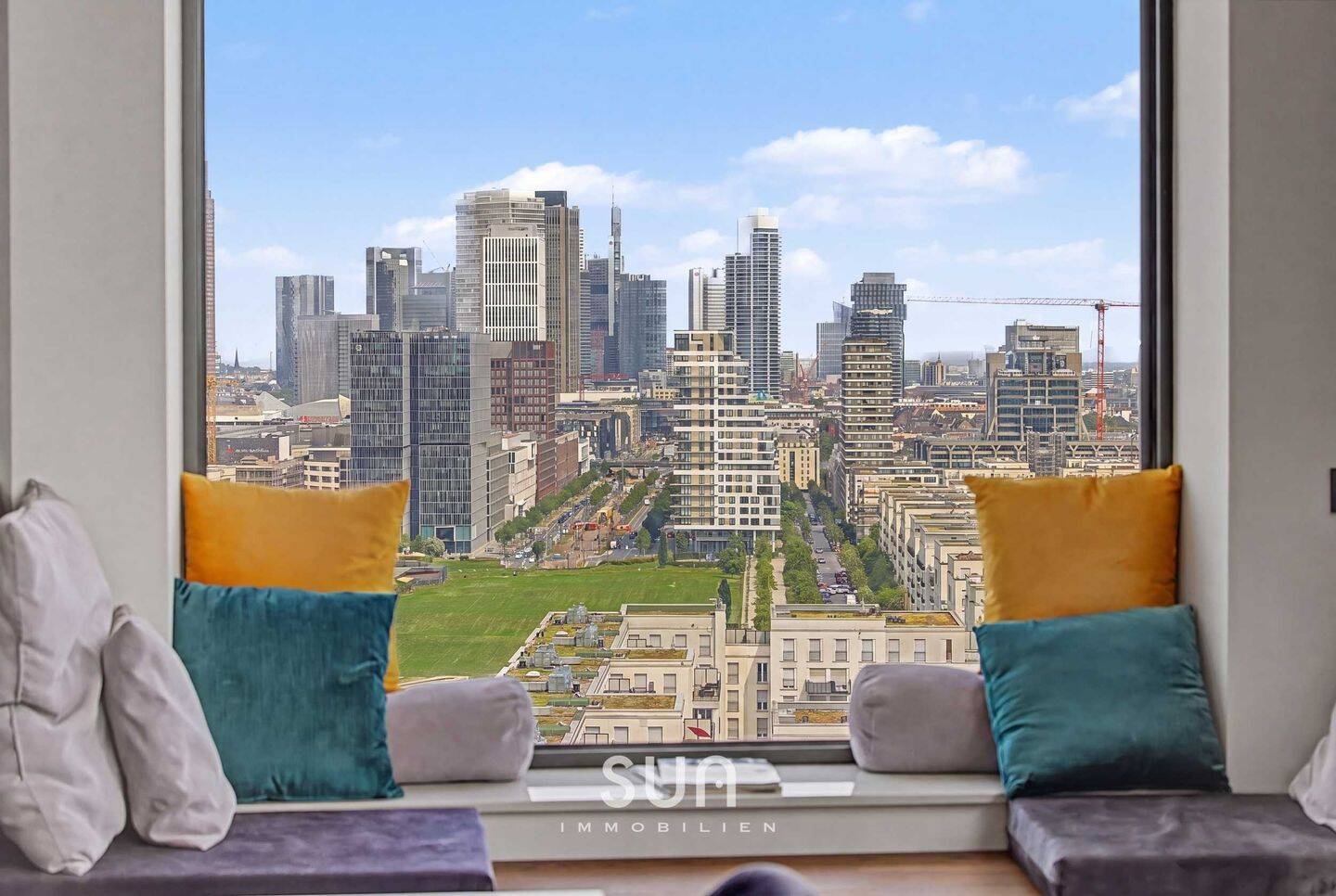 SKYLINE, PRIVATSPHÄRE & WOHNQUALITÄT auf höchstem Niveau – Eine der außergewöhnlichsten Penthouse, 60486 Frankfurt am Main (Bockenheim Gallus Rödelheim Westend-Süd)