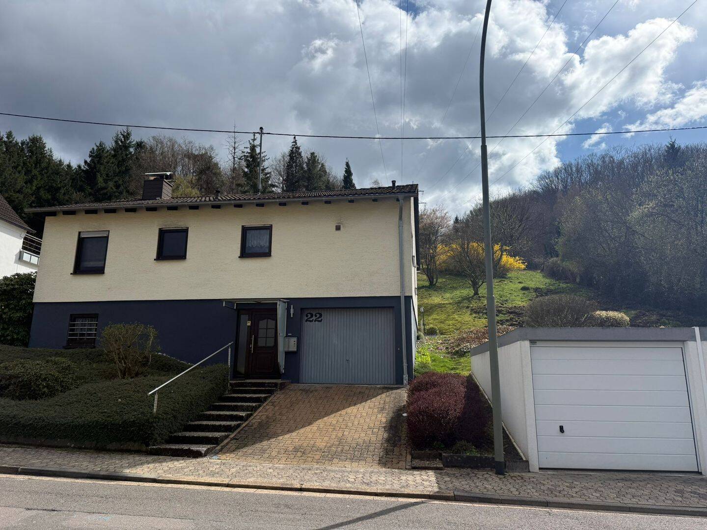 Sehr gepflegtes Einfamilienhaus in ruhiger Waldrandlage in Mettlach zu verkaufen!, 66693 Mettlach