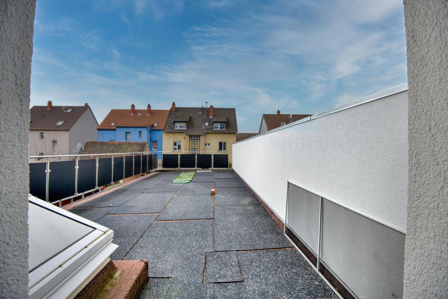 Bezugfsfreie 6 ZKBB mit XL-Panoramaterrasse & Gemeinschaftsgarten | Gepflegtes 2FH mit Garage, 68307 Mannheim (Blumenau Kirschgartshausen Sandhofen Schönau)