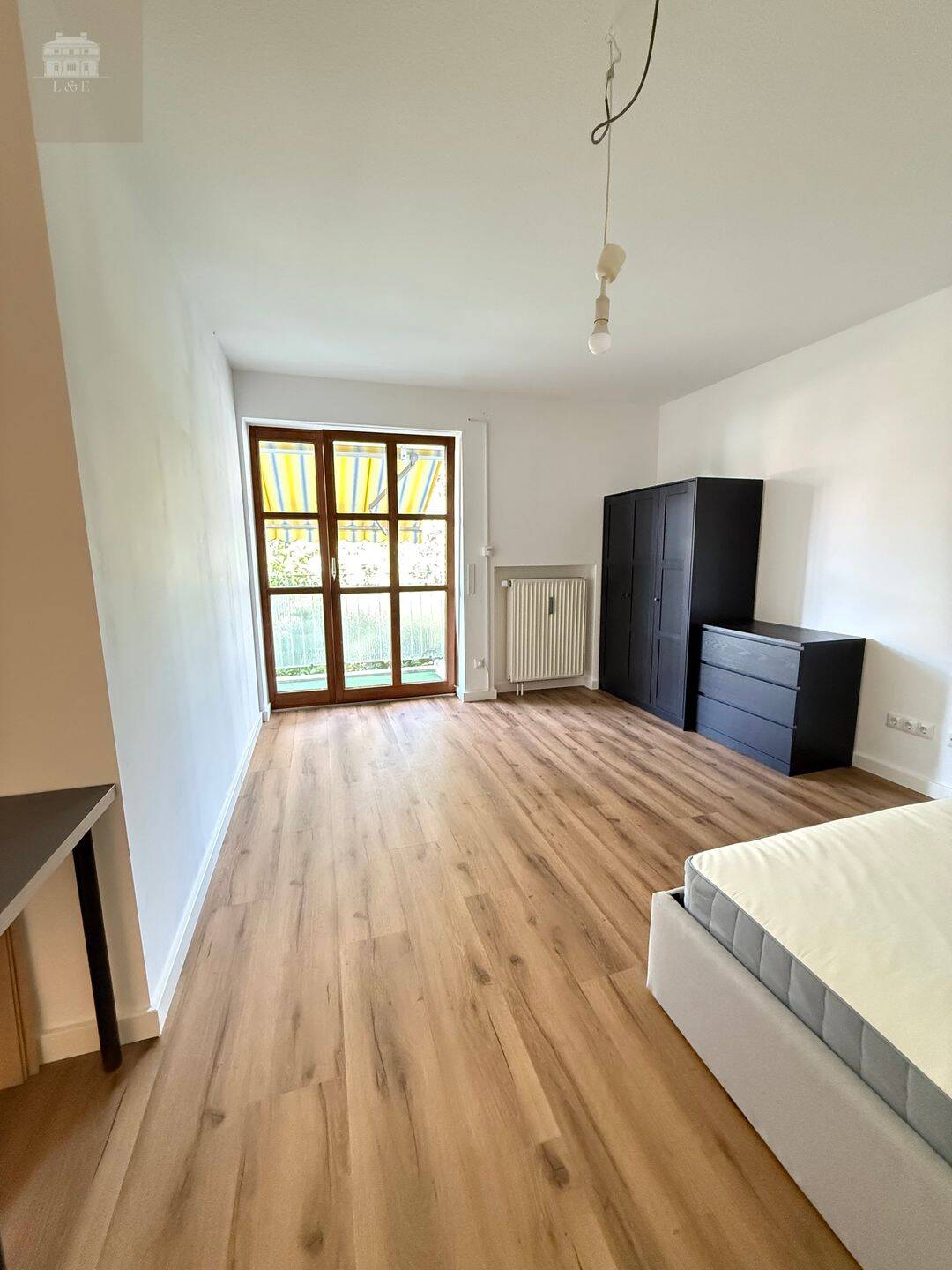 (ab sofort) (3er WG) voll möbliertes WG Zimmer Zollernstraße / ALLin Miete, 86154 Augsburg (Oberhausen)