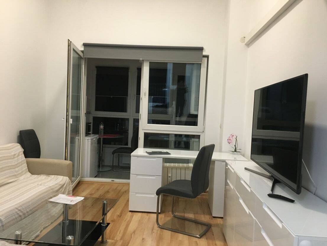Voll möblierte 1,5-Zimmer-Wohnung mit Wintergarten, WLAN und Top-Verkehrsanbindung, 50827 Köln (Ehrenfeld Bickendorf Neuehrenfeld Ossendorf)
