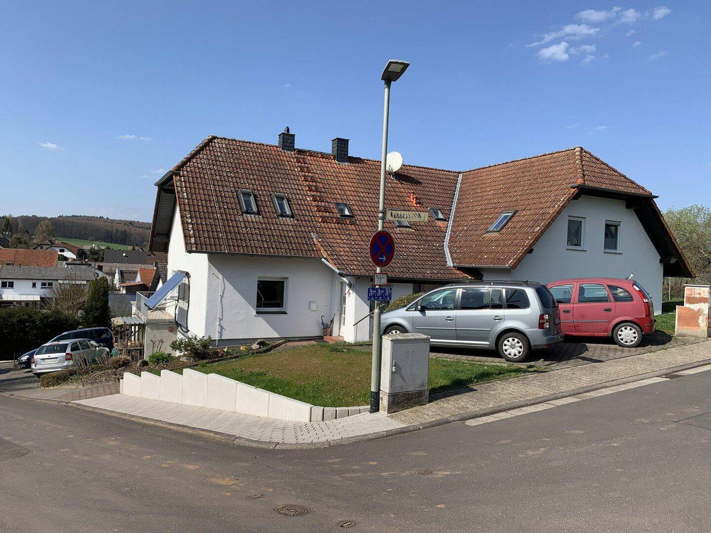 3 Familienhaus Alt+Neubau mit 3 sep.Wohnungen 75-80-130m²/ Grundstück 915m² in nähe Frankfurt, 63654 Büdingen