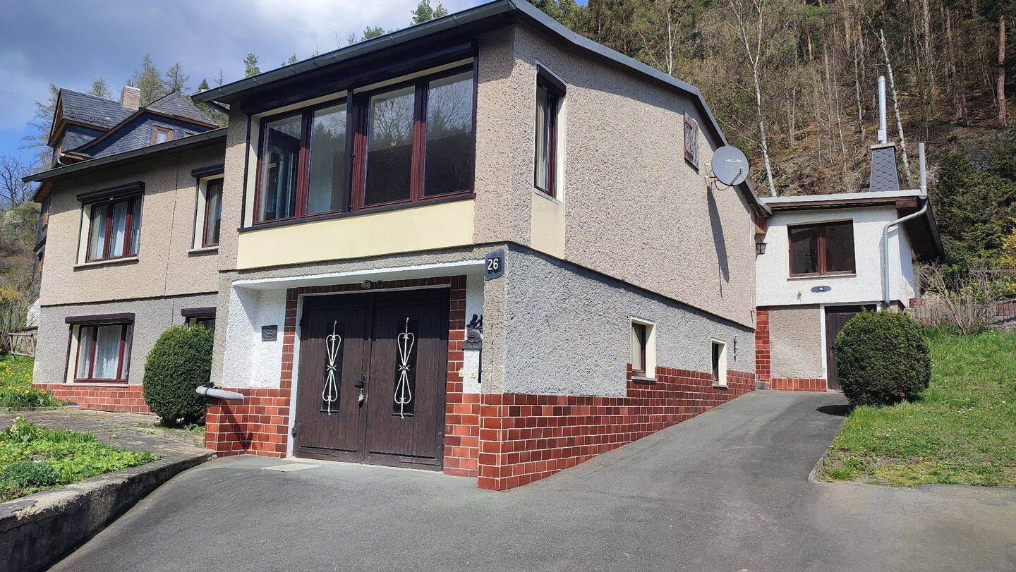 Einfamilienwohnhaus mit Anbau inmitten der Natur in Reichenbach, 7330 Probstzella