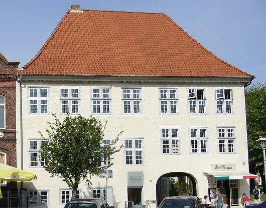 Denkmalgeschütztes Wohnhaus in bester Lage am Marktplatz in Glückstadt, 25348 Glückstadt