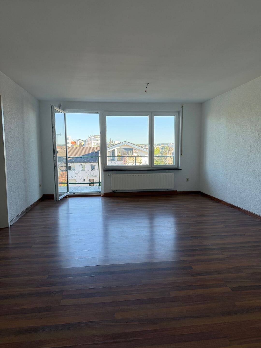 Ruhige, sanierte 3-Zimmer-Wohnung (80 m²) mit Balkon, Stellplatz und Top-Anbindung, 71065 Sindelfingen