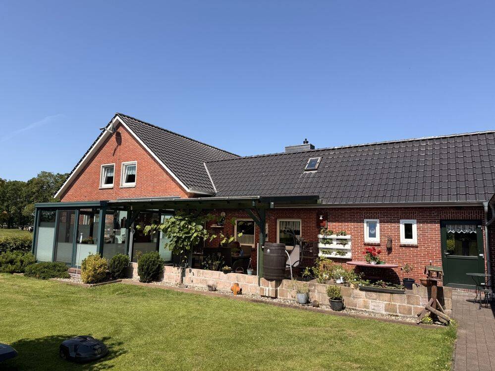Saniertes Bauernhaus mit 3,5 ha Grundstück direkt am Wald, 26607 Aurich
