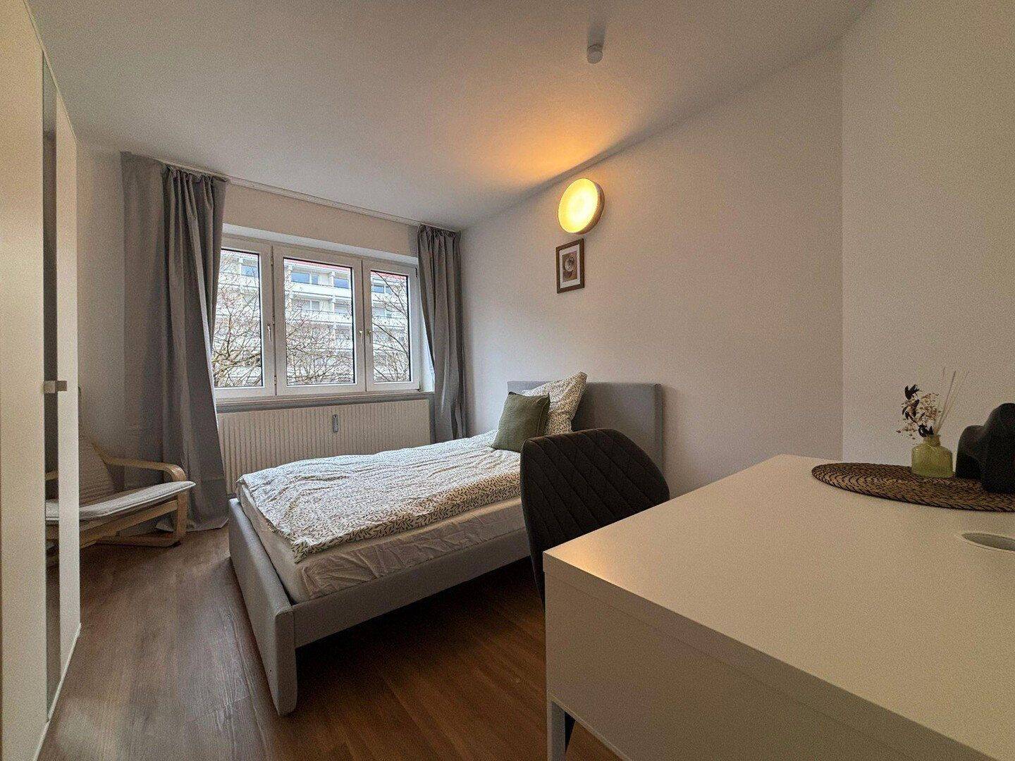 Neuwertiges WG Zimmer in Milbertshofen, 80809 München (Milbertshofen-Am Hart Neuhausen-Nymphenburg Schwabing-West)