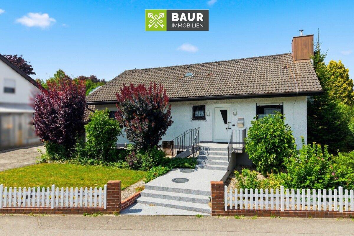 Winkelbungalow mit großem Garten auf Erbbaugrundstück – Wohnen auf einer Ebene mit Potenzial!, 89165 Dietenheim