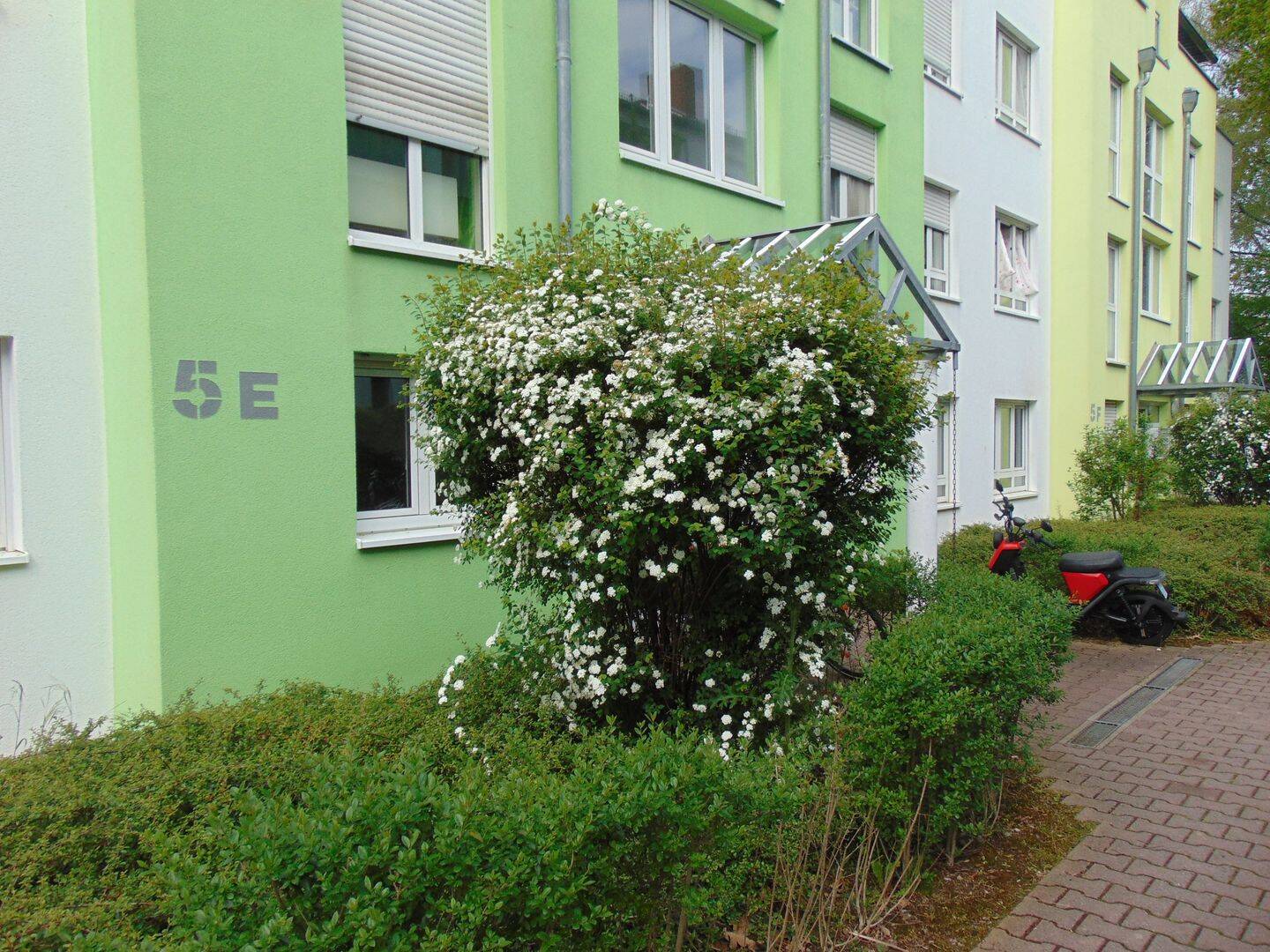 Top 3 Zimmerwohnung mit Balkon und TG Platz, 60435 Frankfurt am Main