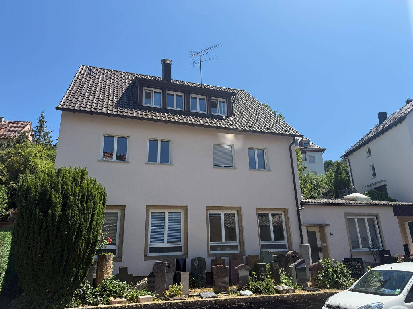 Großzügige 2,5-/3-Zimmerwohnung + sep. Büro + große Terrasse in guter Lage!, 70327 Stuttgart