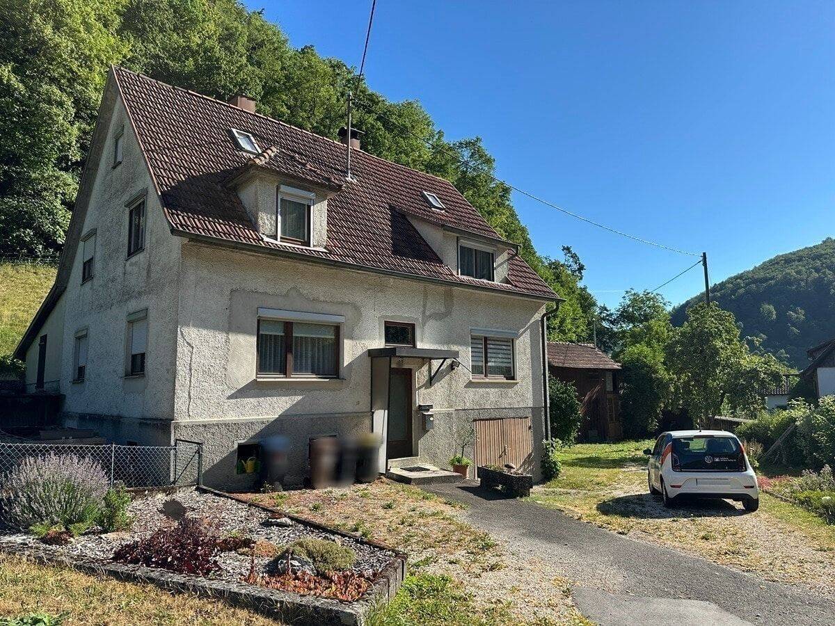 Naturidylle am Bach – freistehendes EFH mit großem Grundstück und viel Potenzial, 73252 Lenningen