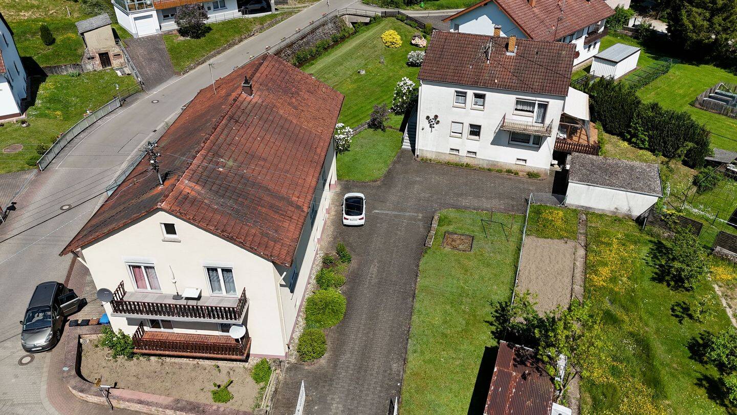 Investment-Chance: 2 Häuser zum Preis von einem mit großem Grundstück in Frankelbach, 67737 Frankelbach