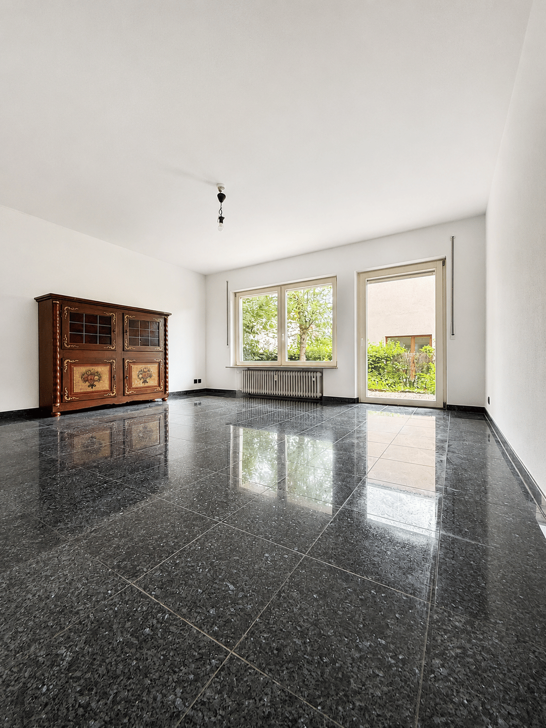 Erstbezug nach Sanierung: Helle 67 m² EG-Wohnung mit Terrasse, Einbauküche und Hobbyraum, 73760 Ostfildern