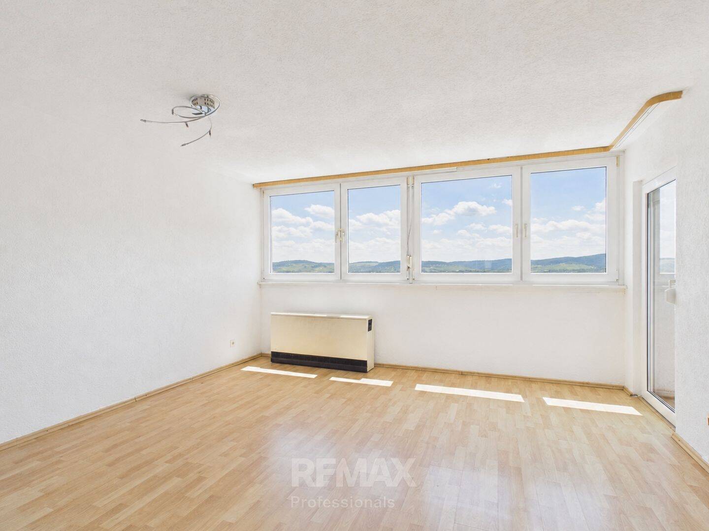 Geräumige Wohnung mit tollem Blick!, 71334 Waiblingen