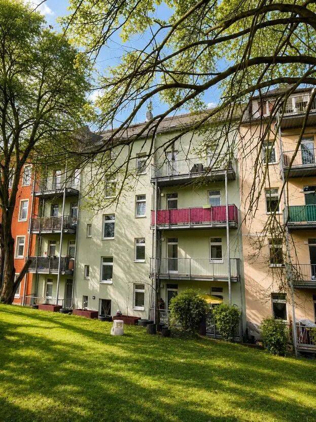 Große 3 Zimmer Wohnung mit Balkon in Ruhige Gegend, 9126 Chemnitz (Altchemnitz Bernsdorf Gablenz Lutherviertel Sonnenberg)