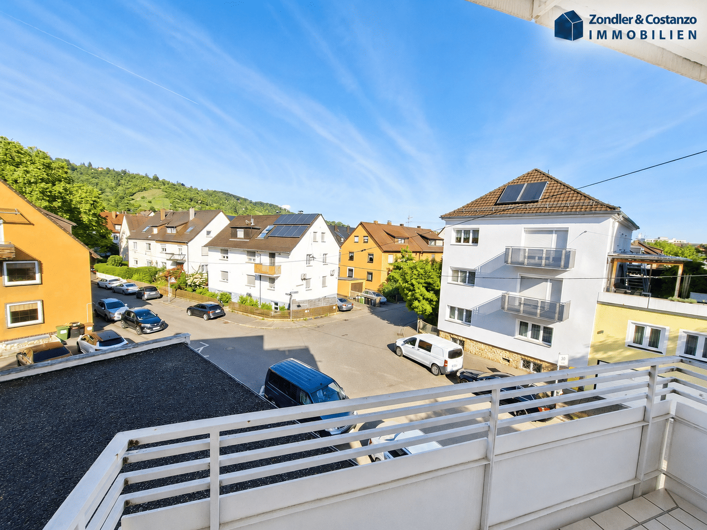 ~ ERSTBEZUG N. SANIERUNG: Schöne, tolle 2-Zi.-Wohnung mit Balkon * neue EBK * zentral in S-Wangen ~, 70327 Stuttgart