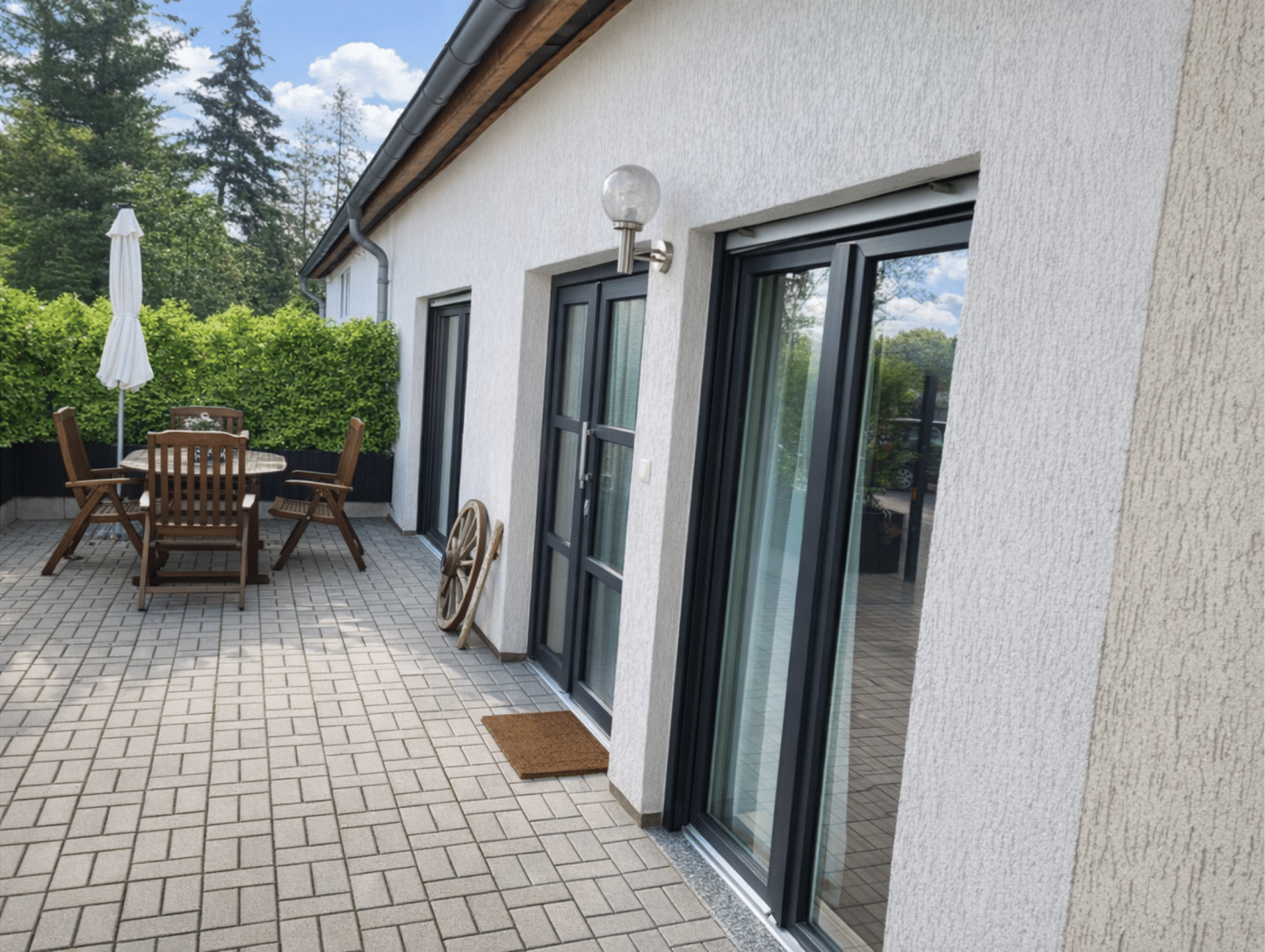 Moderne 3-Zimmer-Wohnung in Wusterwitz, Bungalowcharakter mit Garten + vermietete Gewerbeeinheit, 14789 Wusterwitz
