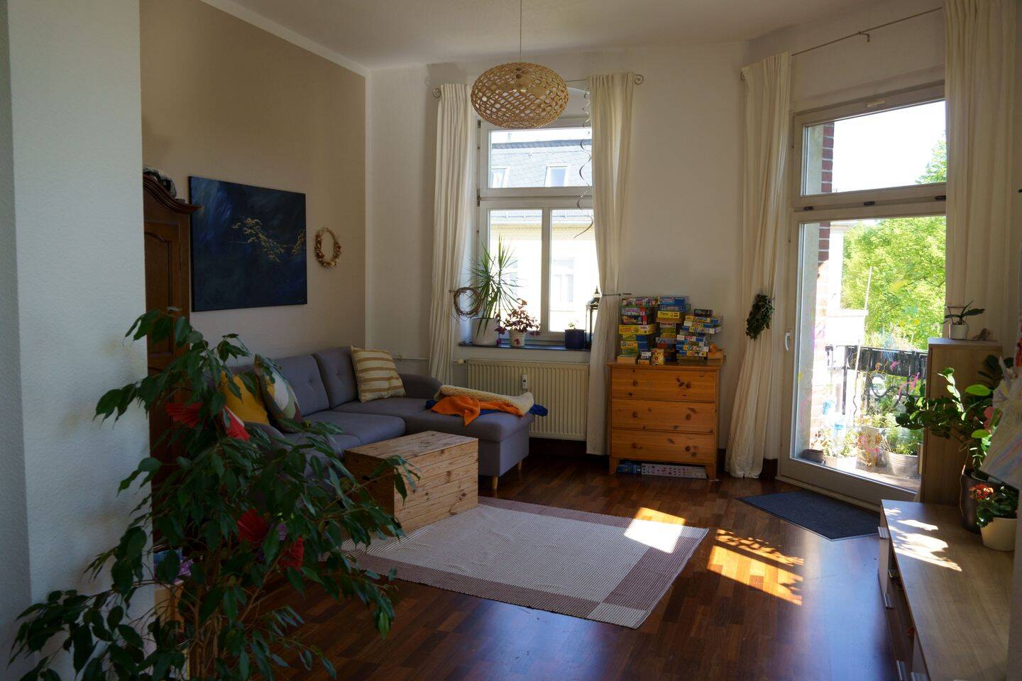 Großzügige 4-Zimmer-Altbauwohung mit Ausblick und 2 Balkonen, 1159 Dresden