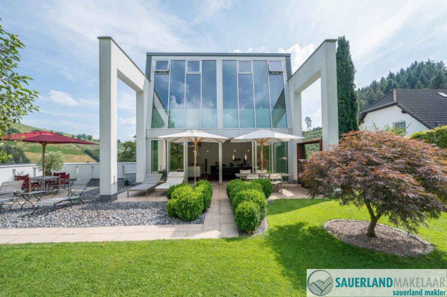 Einzigartige Designvilla in Elpe – Luxuswohnen auf 8.000 m² Privatgrundstück mit eigenem Waldstück und unverbaubarem Naturpanorama, 59939 Olsberg