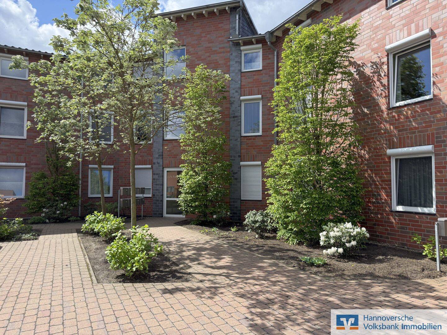 Bissendorf: Erdgeschosswohnung mit Garten und Garage, 30900 Wedemark