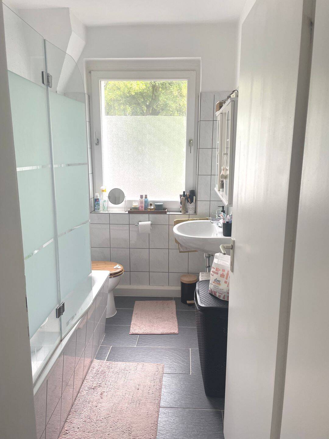 Schöne 2 Raum Wohnung mit großem Balkon, 45136 Essen (Bergerhausen Huttrop Rüttenscheid)