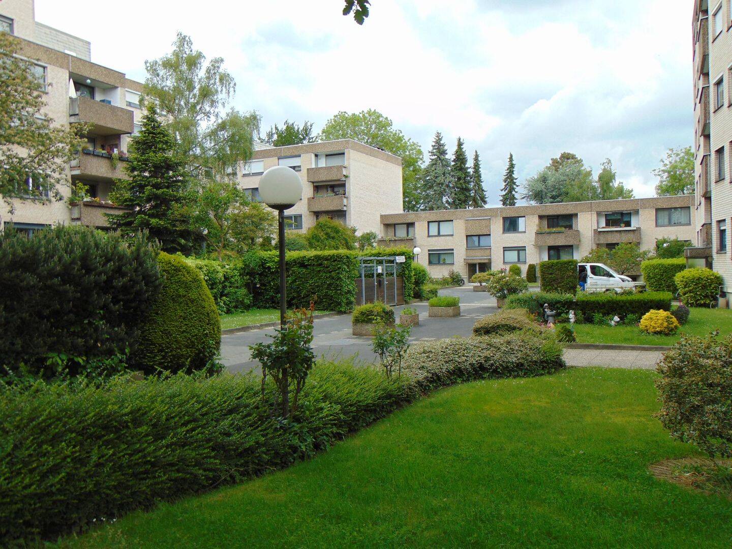 Vermietete Einsteiger-Investition: Pfiffige und gepflegte Single-Balkon-Wohnung!, 50226 Frechen