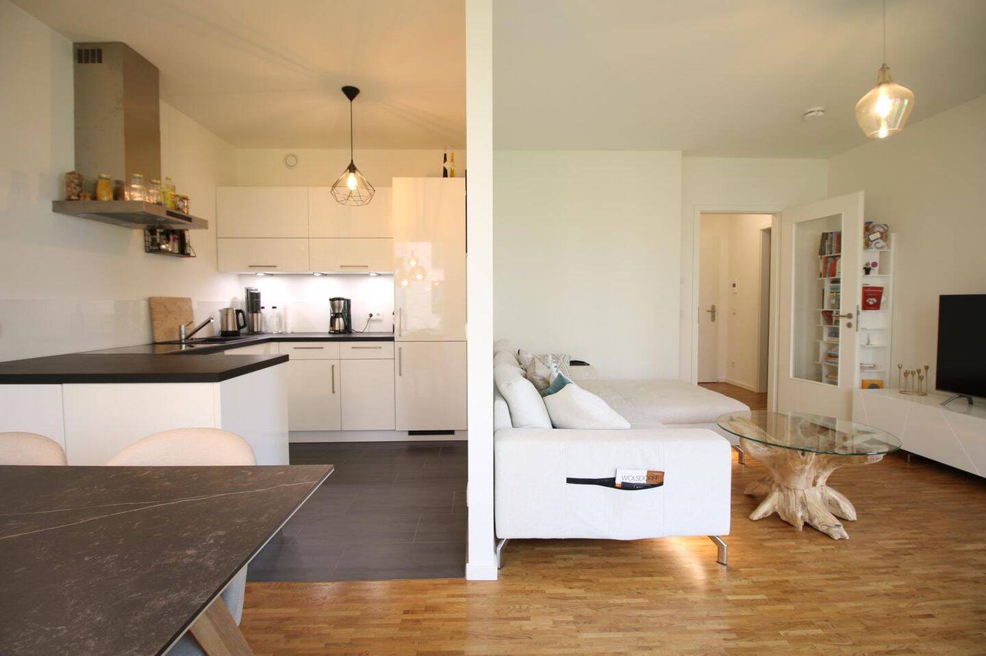 Moderne Erdgeschosswohnung mit großem Garten, 22143 Hamburg (Wandsbek Rahlstedt)