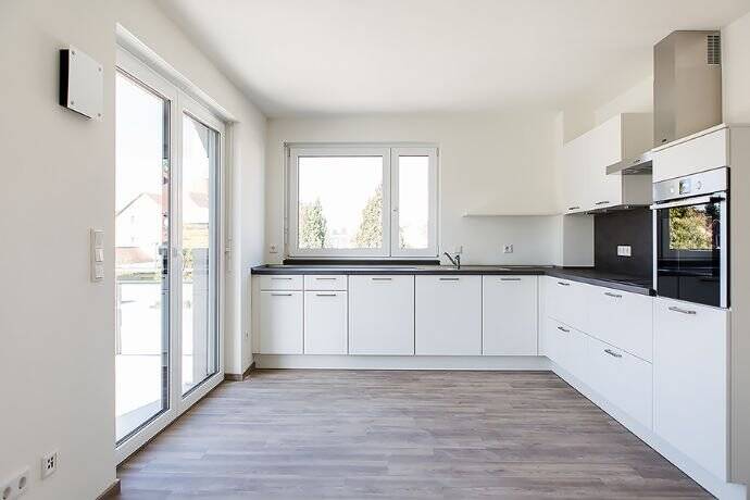 Helle 3-Zimmer Wohnung mit Balkon inkl. Küche, 90451 Nürnberg (Eibach Hafen Maiach Reichelsdorf Röthenbach bei Schweinau)