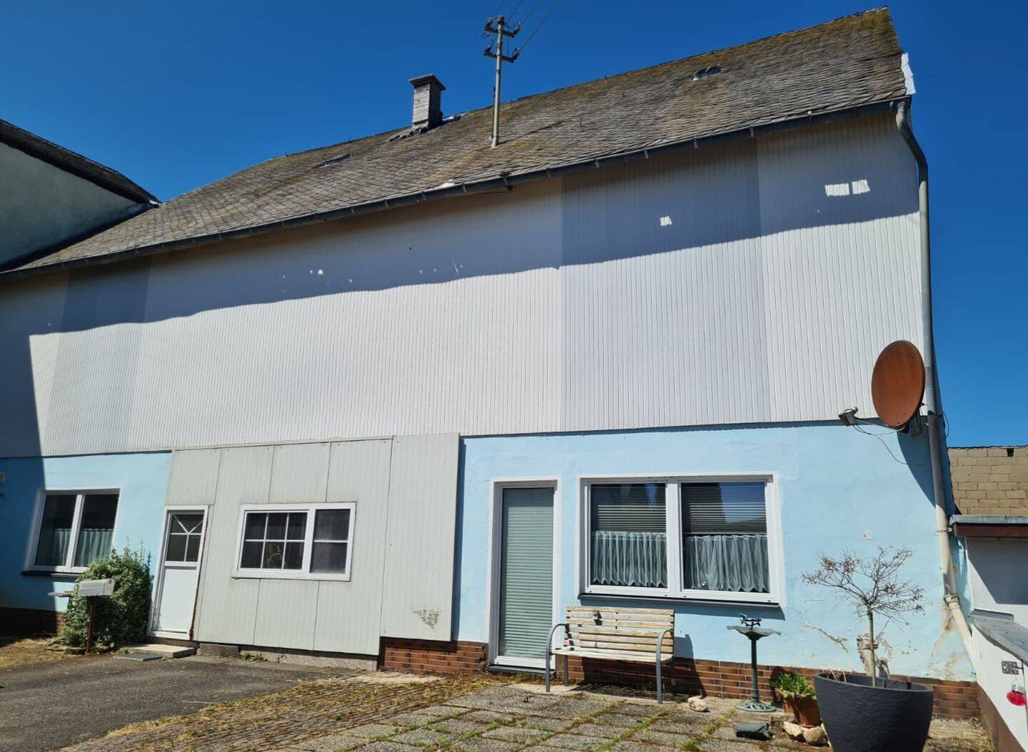 Bezugsfreies Einfamilienhaus mit Scheune/Halle/ Werkstatt, 56288 Hasselbach