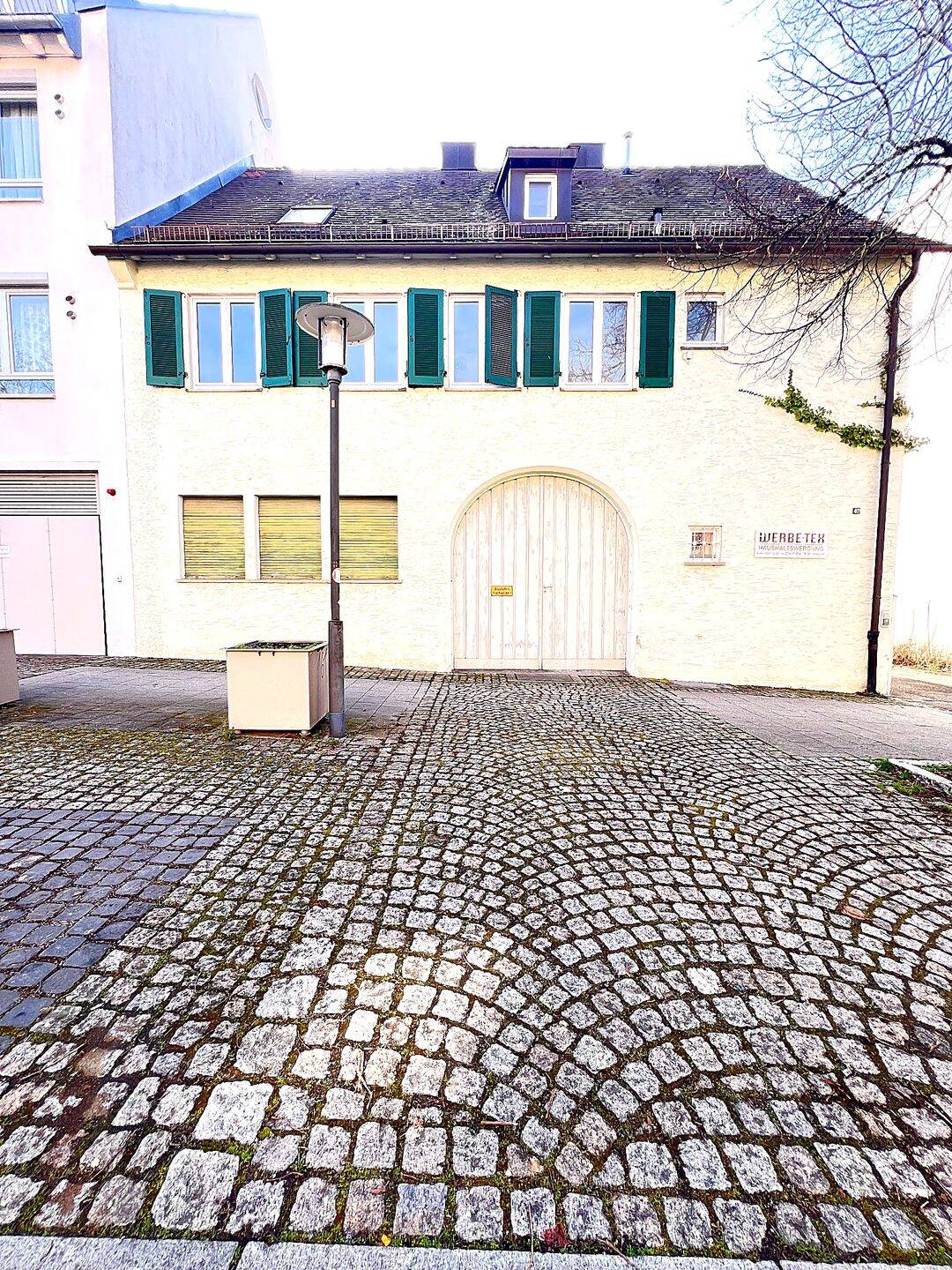 image-72394369