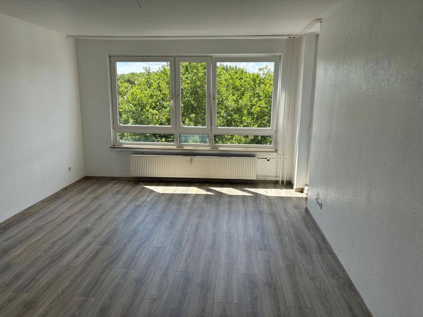 Sommeraktion! 2 Balkone mit Aussicht- 3 Zimmer in Delmenhorst für Sie renoviert, 27749 Delmenhorst (Düsternort Mitte Schafkoven/Donneresch Stickgras/Annenriede)