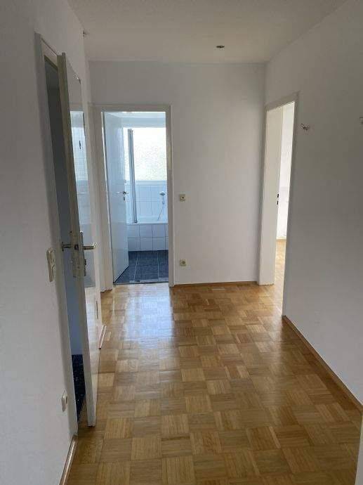 Attraktive 2,5-Zimmer-DG-Wohnung in einer TOP-Lage von Essen-Bredeney, 45133 Essen (Bredeney Rüttenscheid Schuir Stadtwald)