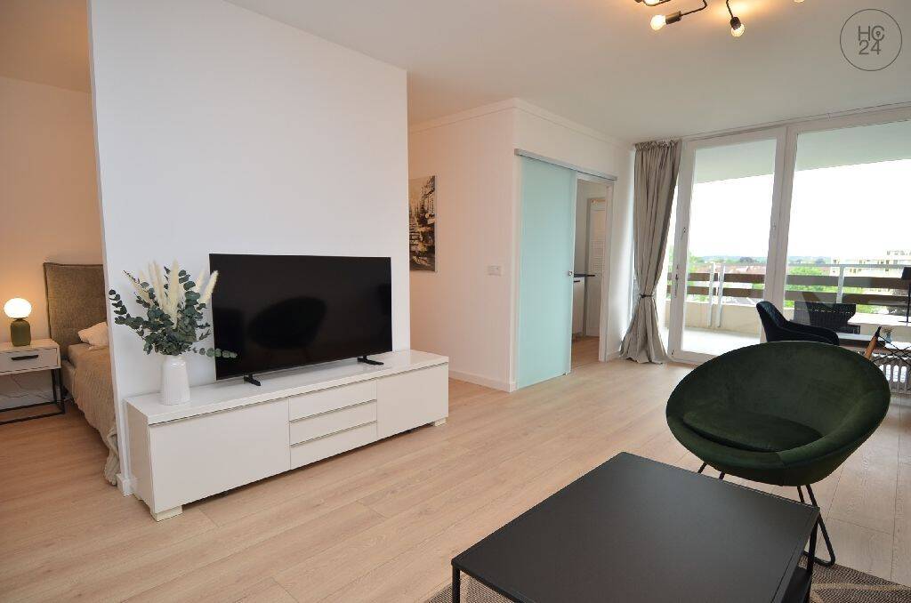 Stilvolle Wohnung mit Weitblick – Erstbezug nach Renovierung, 86199 Augsburg (Bergheim Göggingen Haunstetten Inningen)