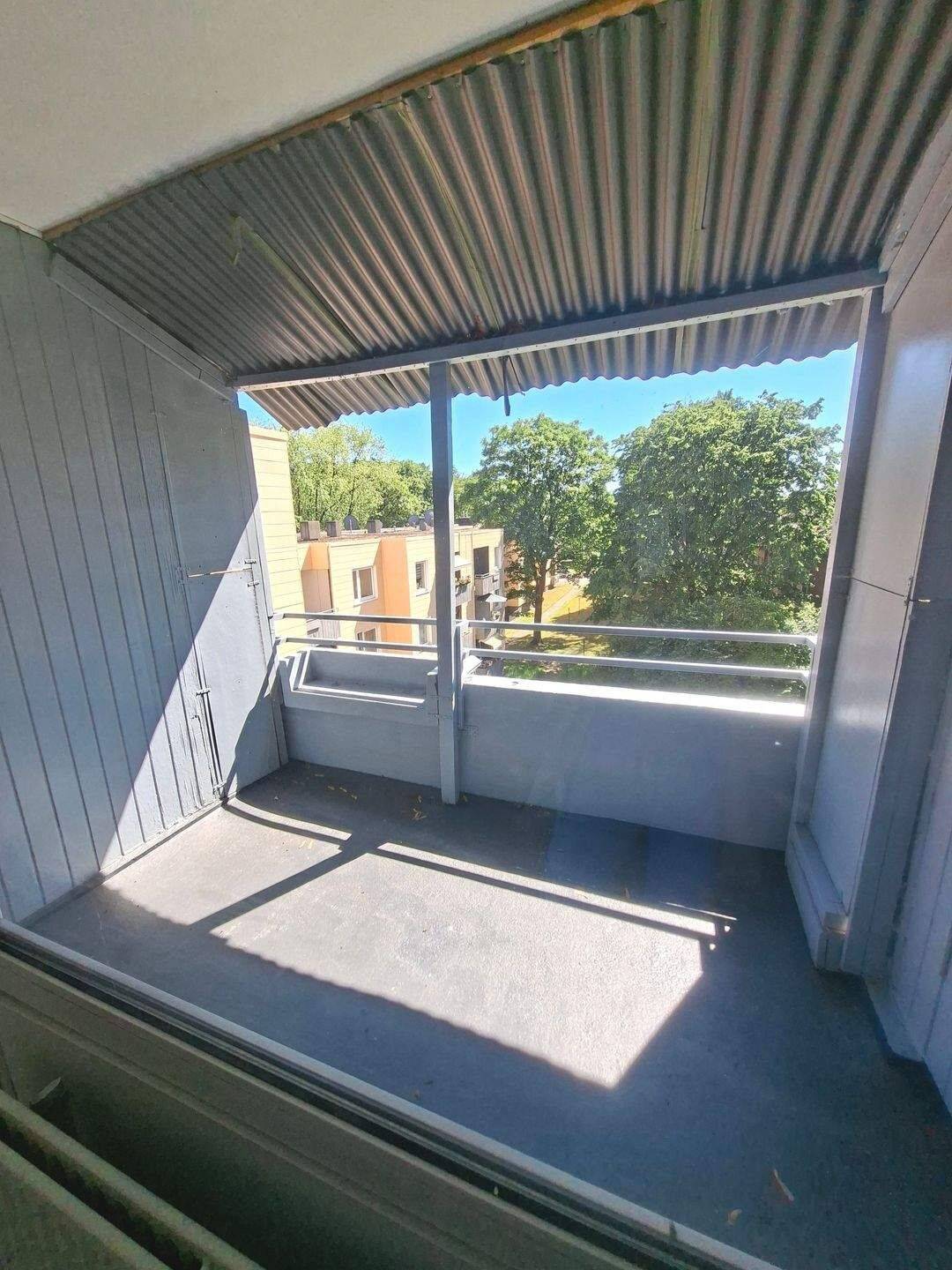 Düsseldorf- Lierenfeld * Erstbezug nach Sanierung * helle 2 Zi. Wohnung, 40231 Düsseldorf (Eller Lierenfeld)