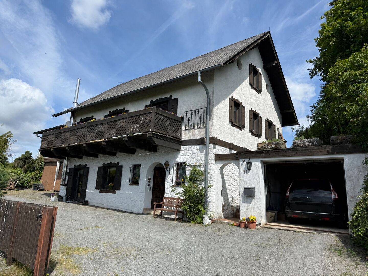 Hier werden Sie sich wohlfühlen! Großzügiges Wohnhaus in toller Aussichtslage der Gemeinde Manderscheid, 54531 Manderscheid